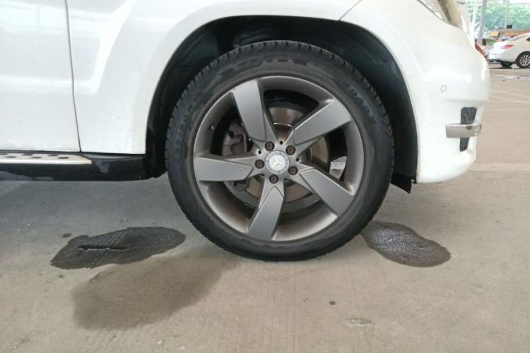 Used Mercedes-Benz GLK-Class 2013 GLK 300 4MATIC Dynamic Sunroof Model Right Front Wheel Hub