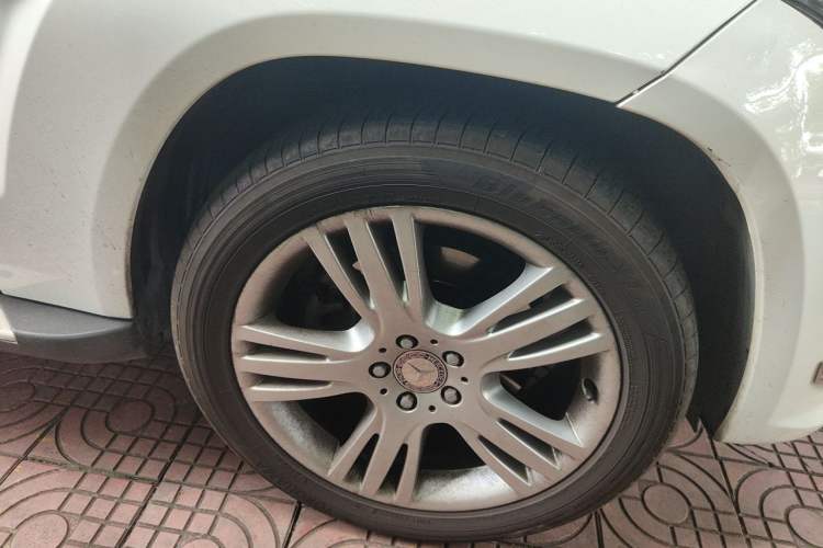 Used Mercedes-Benz GLK-Class 2013 GLK 300 4MATIC Dynamic Edition Right Front Wheel Hub