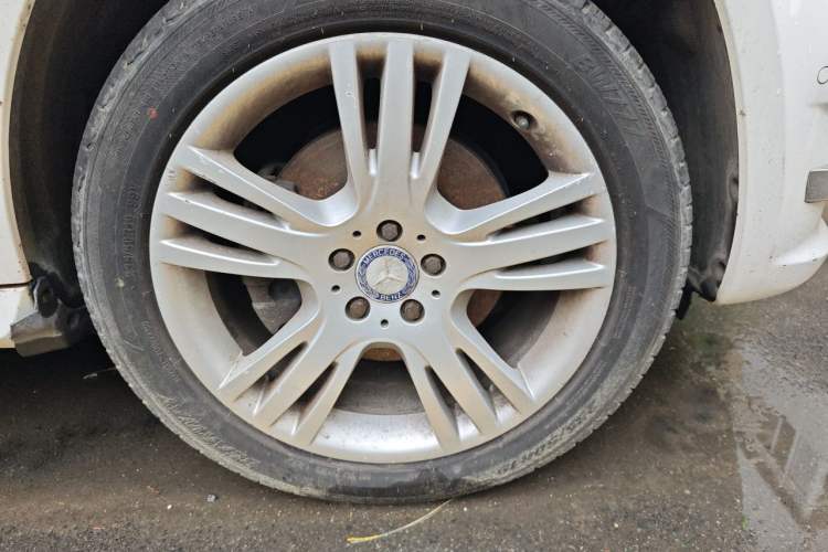 Used Mercedes-Benz GLK-Class 2013 GLK 300 4MATIC Dynamic Edition Right Front Wheel Hub