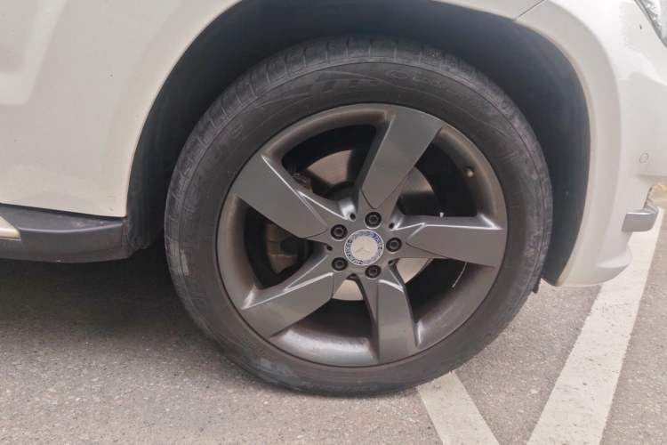 Used Mercedes-Benz GLK-Class 2013 Facelift GLK 300 4MATIC Fashion Edition Right Front Wheel Hub