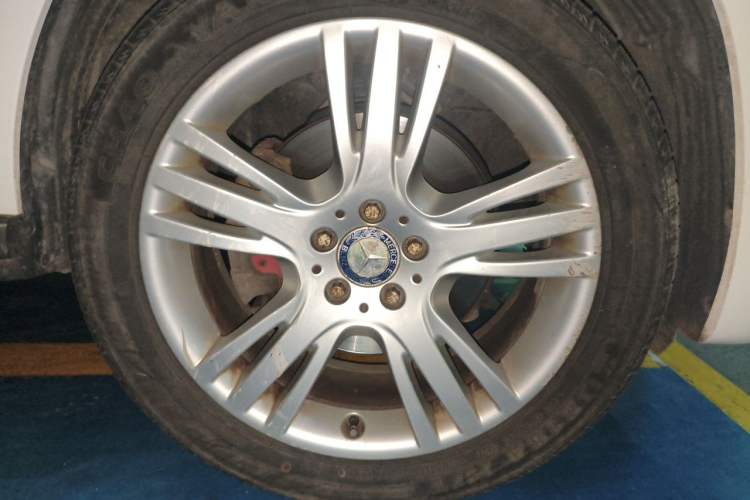 Used Mercedes-Benz GLK-Class 2013 GLK 300 4MATIC Dynamic Edition Right Front Wheel Hub