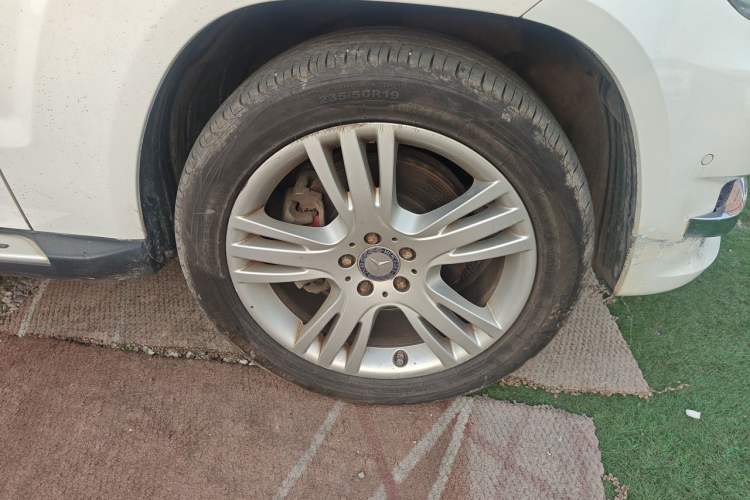 Used Mercedes-Benz GLK-Class 2013 GLK 300 4MATIC Fashion Model Right Front Wheel Hub