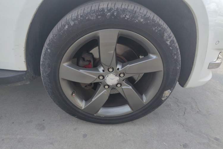 Used Mercedes-Benz GLK-Class 2013 Facelift GLK 300 4MATIC Fashion Edition Right Front Wheel Hub