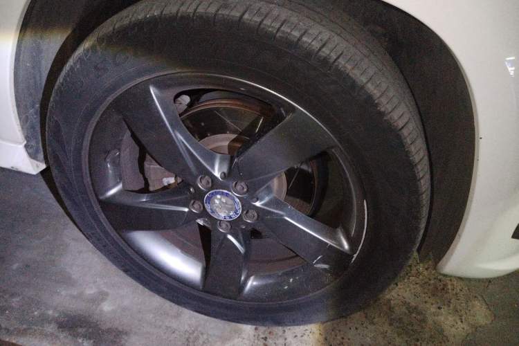 Used Mercedes-Benz GLK-Class 2013 GLK 300 4MATIC Dynamic Sunroof Model Right Front Wheel Hub