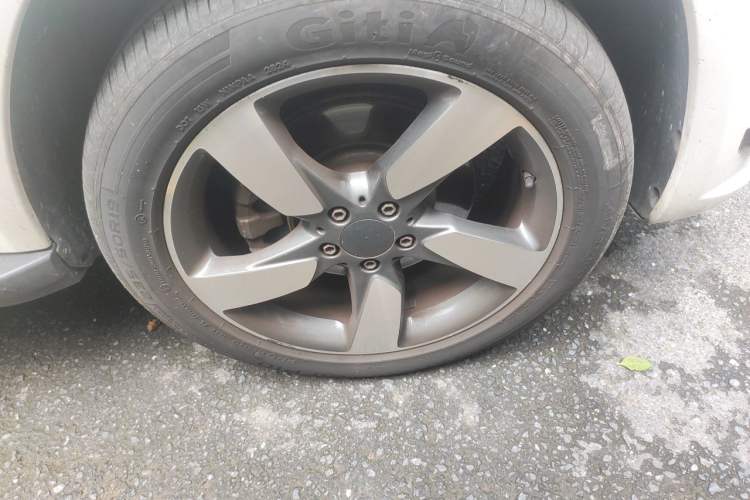 Used Mercedes-Benz GLK-Class 2013 GLK 300 4MATIC Dynamic Sunroof Model Right Front Wheel Hub