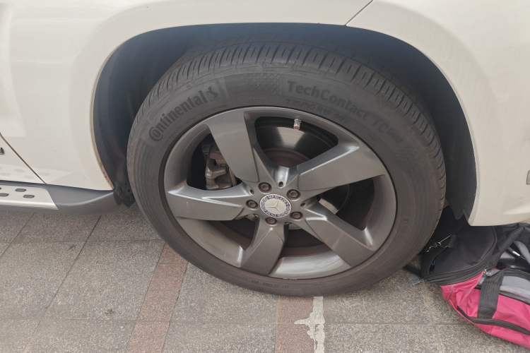 Used Mercedes-Benz GLK-Class 2013 GLK 300 4MATIC Dynamic Sunroof Model Right Front Wheel Hub