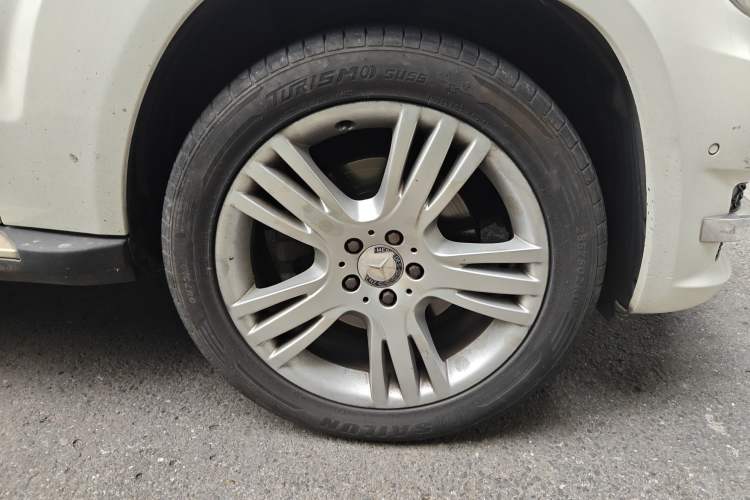 Used Mercedes-Benz GLK-Class 2013 GLK 300 4MATIC Fashion Model Right Front Wheel Hub