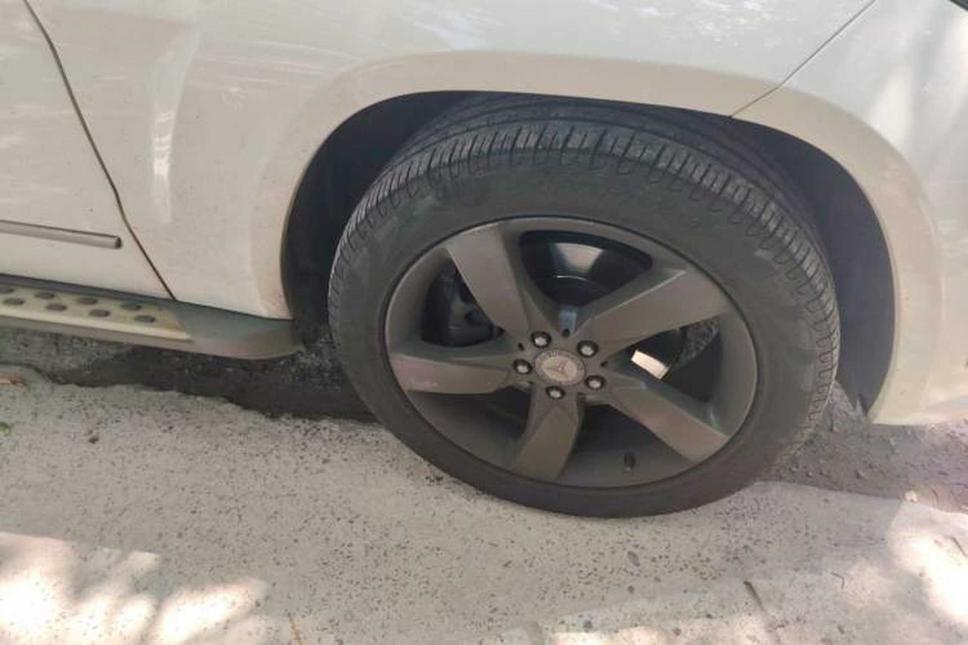 Used Mercedes-Benz GLK-Class 2013 GLK 300 4MATIC Dynamic Sunroof Model Right Front Wheel Hub