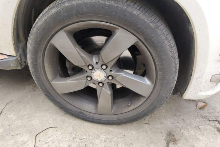 Used Mercedes-Benz GLK-Class 2013 GLK 300 4MATIC Dynamic Sunroof Model Right Front Wheel Hub