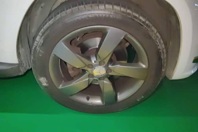 Used Mercedes-Benz GLK-Class 2013 GLK 300 4MATIC Dynamic Sunroof Model Right Front Wheel Hub