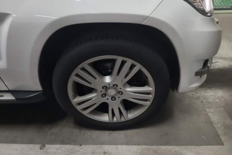 Used Mercedes-Benz GLK-Class 2013 GLK 300 4MATIC Fashion Model Right Front Wheel Hub