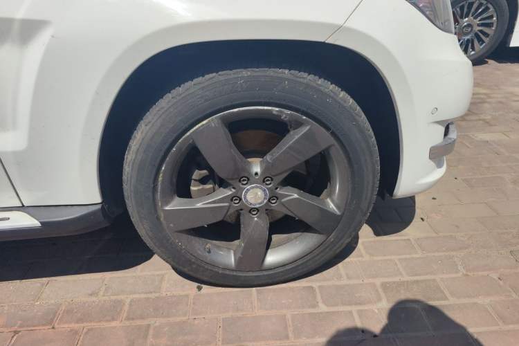 Used Mercedes-Benz GLK-Class 2013 GLK 300 4MATIC Dynamic Sunroof Model Right Front Wheel Hub