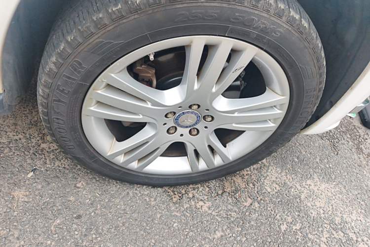 Used Mercedes-Benz GLK-Class 2013 GLK 300 4MATIC Fashion Model Right Front Wheel Hub