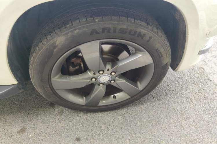Used Mercedes-Benz GLK-Class 2013 Facelift GLK 300 4MATIC Fashion Edition Right Front Wheel Hub
