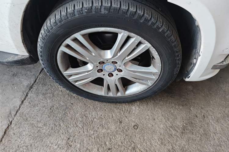 Used Mercedes-Benz GLK-Class 2013 GLK 300 4MATIC Dynamic Edition Right Front Wheel Hub