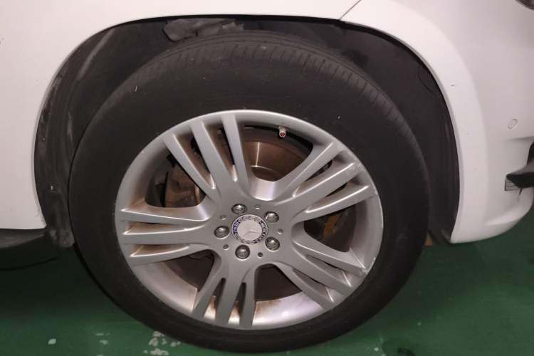 Used Mercedes-Benz GLK-Class 2013 GLK 300 4MATIC Dynamic Edition Right Front Wheel Hub