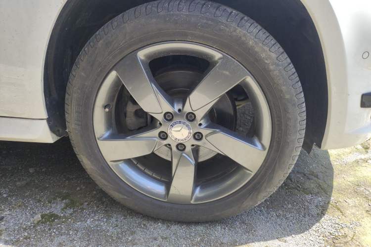 Used Mercedes-Benz GLK-Class 2013 GLK 300 4MATIC Dynamic Sunroof Model Right Front Wheel Hub