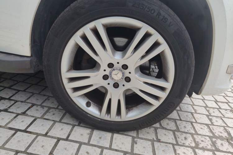 Used Mercedes-Benz GLK-Class 2013 GLK 300 4MATIC Dynamic Edition Right Front Wheel Hub