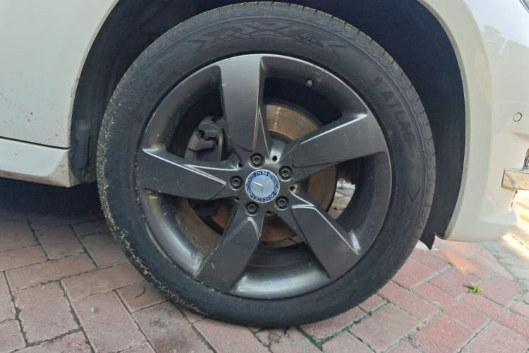 Used Mercedes-Benz GLK-Class 2013 GLK 300 4MATIC Dynamic Sunroof Model Right Front Wheel Hub