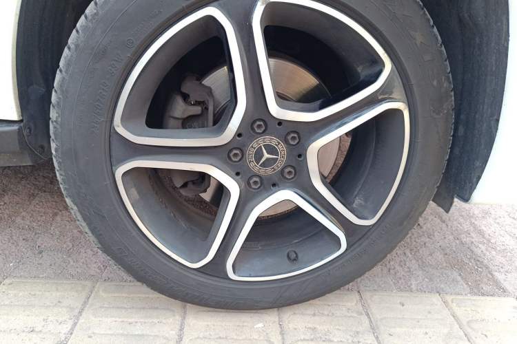 Used Mercedes-Benz GLK-Class 2013 Facelift GLK 300 4MATIC Luxury Edition Right Front Wheel Hub