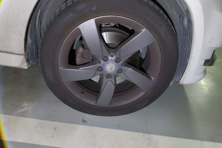 Used Mercedes-Benz GLK-Class 2013 GLK 300 4MATIC Dynamic Sunroof Model Right Front Wheel Hub