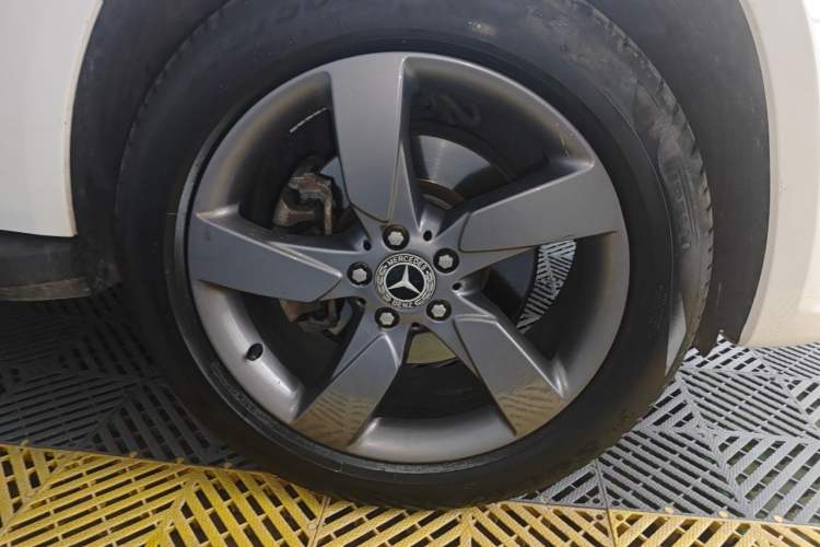 Used Mercedes-Benz GLK-Class 2013 Facelift GLK 300 4MATIC Fashion Edition Right Front Wheel Hub
