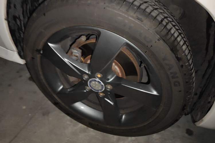 Used Mercedes-Benz GLK-Class 2013 GLK 300 4MATIC Dynamic Sunroof Model Right Front Wheel Hub