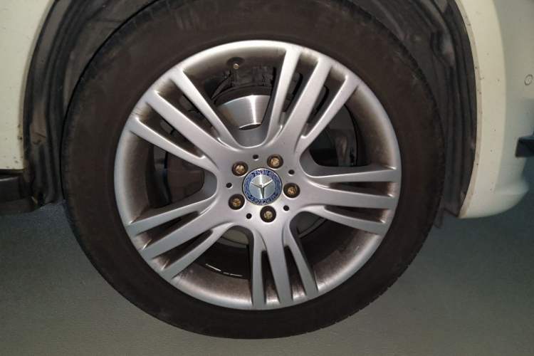 Used Mercedes-Benz GLK-Class 2013 GLK 300 4MATIC Dynamic Sunroof Model Right Front Wheel Hub