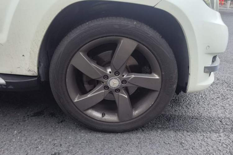 Used Mercedes-Benz GLK-Class 2013 GLK 300 4MATIC Dynamic Sunroof Model Right Front Wheel Hub