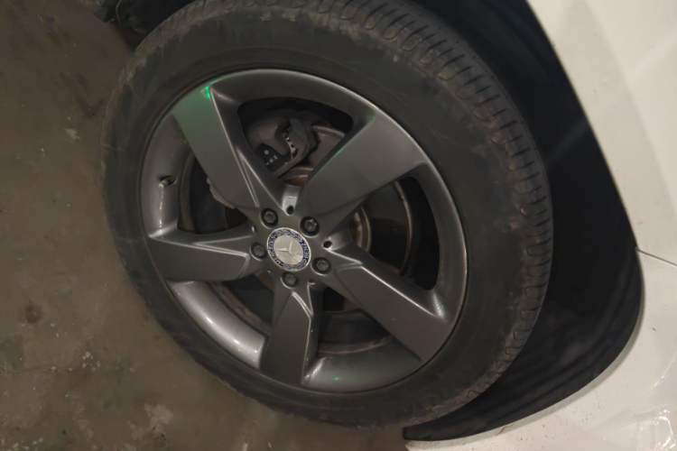 Used Mercedes-Benz GLK-Class 2013 GLK 300 4MATIC Dynamic Sunroof Model Right Front Wheel Hub