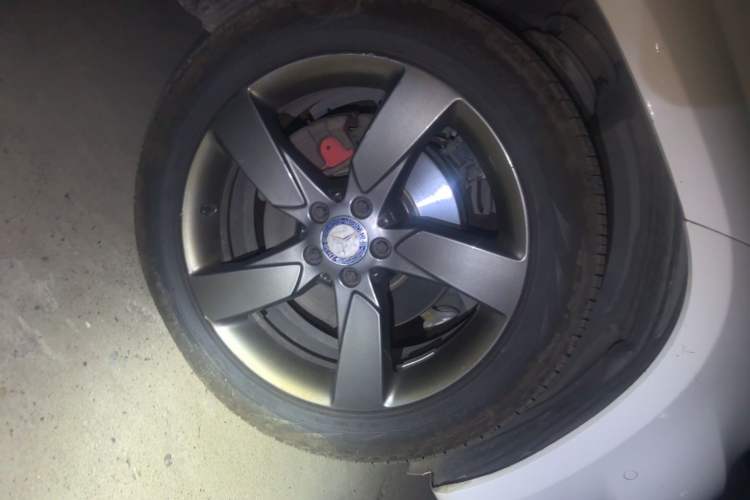 Used Mercedes-Benz GLK-Class 2013 Facelift GLK 300 4MATIC Fashion Edition Right Front Wheel Hub