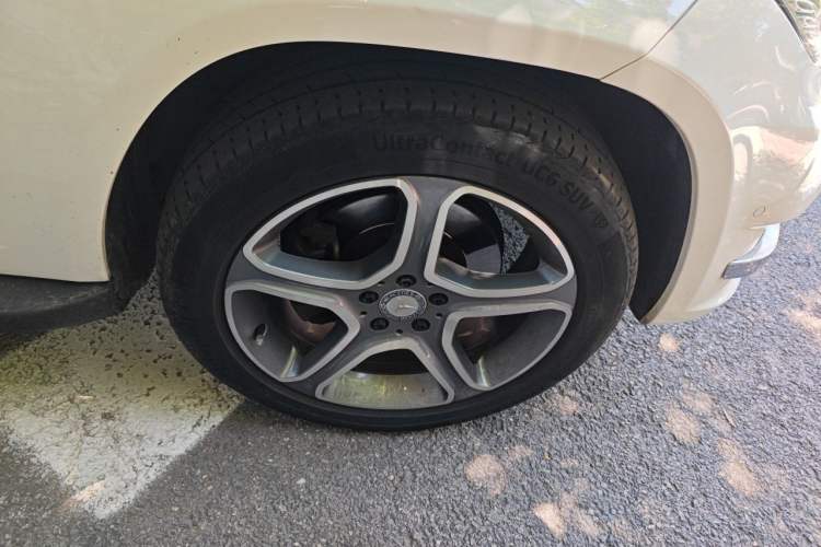 Used Mercedes-Benz GLK-Class 2013 Facelift GLK 300 4MATIC Luxury Edition Right Front Wheel Hub