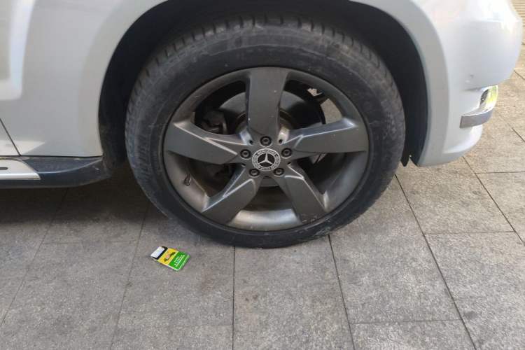 Used Mercedes-Benz GLK-Class 2013 Facelift GLK 300 4MATIC Fashion Edition Right Front Wheel Hub