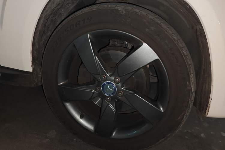 Used Mercedes-Benz GLK-Class 2013 GLK 300 4MATIC Dynamic Sunroof Model Right Front Wheel Hub