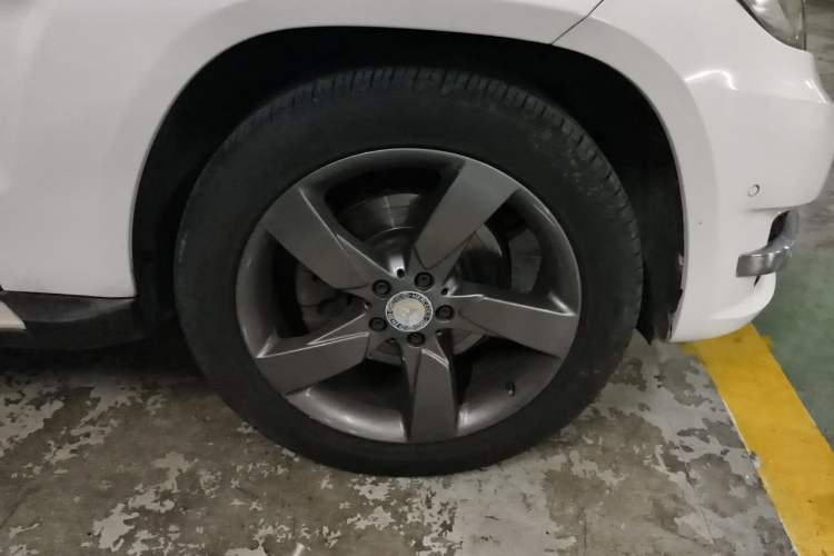 Used Mercedes-Benz GLK-Class 2013 Facelift GLK 300 4MATIC Fashion Edition Right Front Wheel Hub
