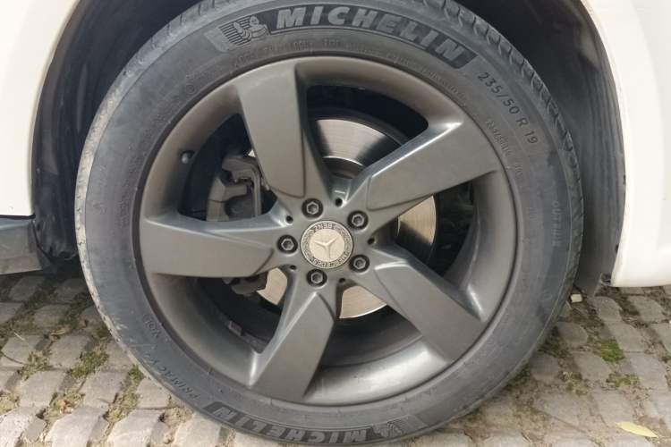 Used Mercedes-Benz GLK-Class 2013 Facelift GLK 300 4MATIC Fashion Edition Right Front Wheel Hub