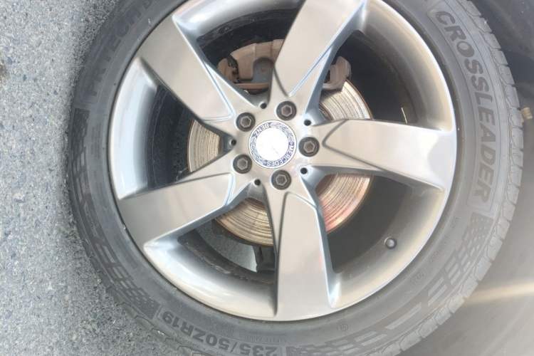 Used Mercedes-Benz GLK-Class 2013 GLK 300 4MATIC Dynamic Sunroof Model Right Front Wheel Hub