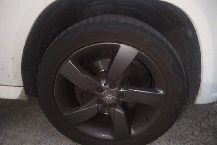 Used Mercedes-Benz GLK-Class 2013 GLK 300 4MATIC Dynamic Sunroof Model Right Front Wheel Hub