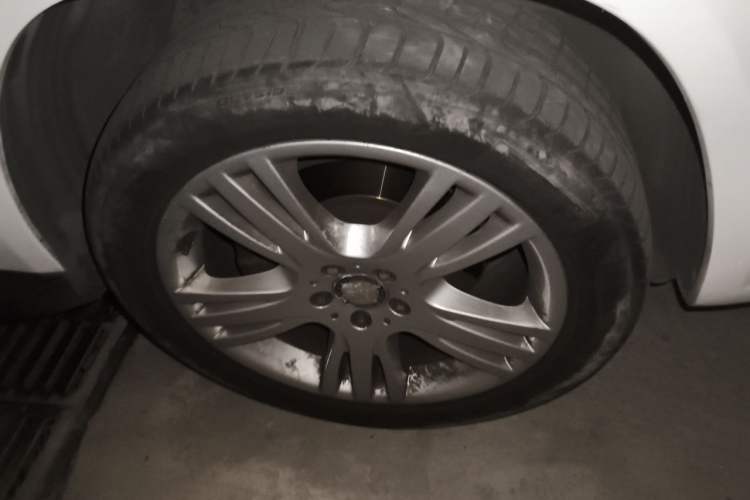Used Mercedes-Benz GLK-Class 2013 GLK 300 4MATIC Fashion Model Right Front Wheel Hub