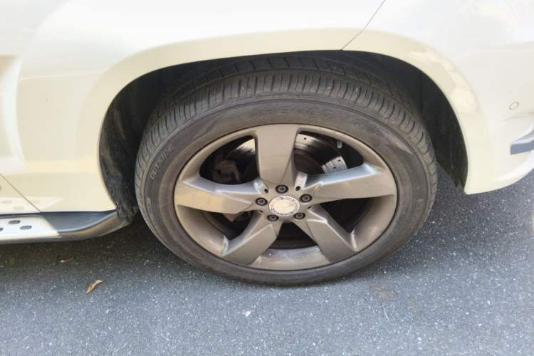 Used Mercedes-Benz GLK-Class 2013 GLK 300 4MATIC Luxury Model Right Front Wheel Hub
