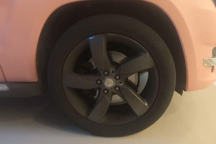 Used Mercedes-Benz GLK-Class 2013 GLK 300 4MATIC Dynamic Sunroof Model Right Front Wheel Hub
