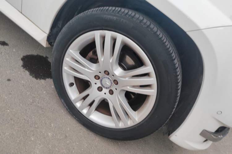 Used Mercedes-Benz GLK-Class 2013 GLK 300 4MATIC Dynamic Edition Right Front Wheel Hub