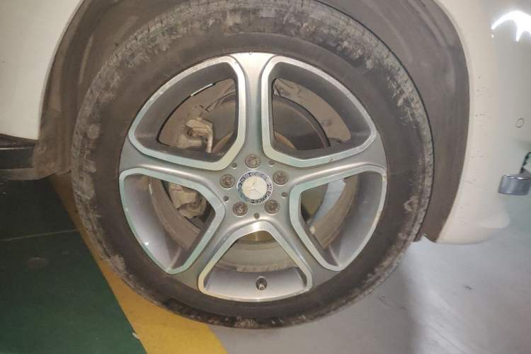 Used Mercedes-Benz GLK-Class 2013 Facelift GLK 300 4MATIC Luxury Edition Right Front Wheel Hub