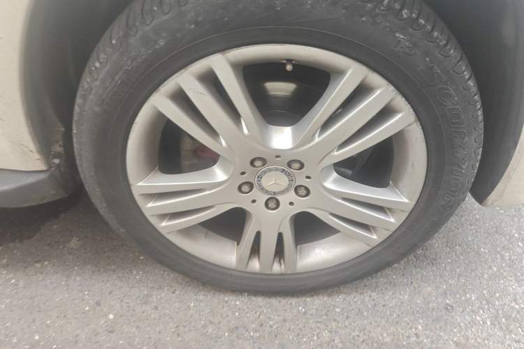 Used Mercedes-Benz GLK-Class 2013 GLK 300 4MATIC Dynamic Edition Right Front Wheel Hub