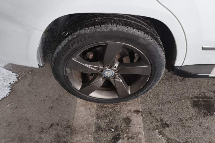 Used Mercedes-Benz GLK-Class 2013 GLK 300 4MATIC Dynamic Sunroof Model Right Rear Wheel Hub