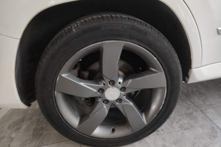 Used Mercedes-Benz GLK-Class 2013 GLK 300 4MATIC Dynamic Sunroof Model Right Rear Wheel Hub