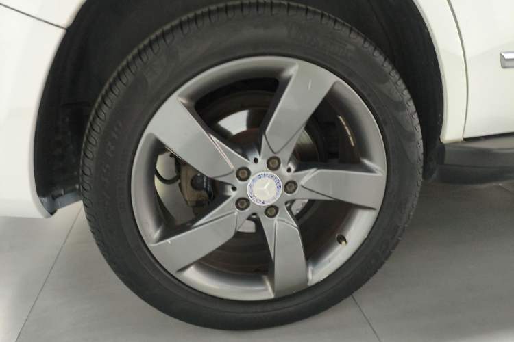 Used Mercedes-Benz GLK-Class 2013 Facelift GLK 300 4MATIC Fashion Edition Right Rear Wheel Hub