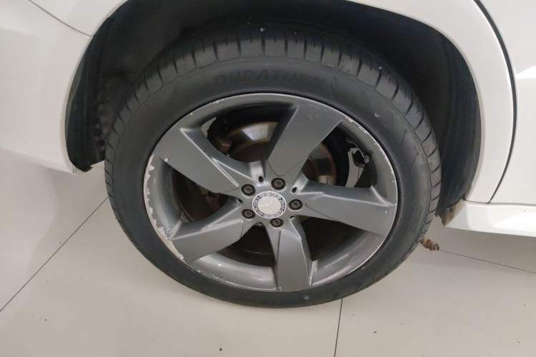 Used Mercedes-Benz GLK-Class 2013 GLK 300 4MATIC Dynamic Sunroof Model Right Rear Wheel Hub