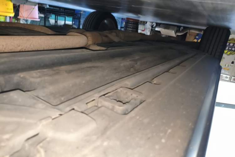 Used Mercedes-Benz GLK-Class 2013 Facelift GLK 300 4MATIC Fashion Edition Right Side Sill
