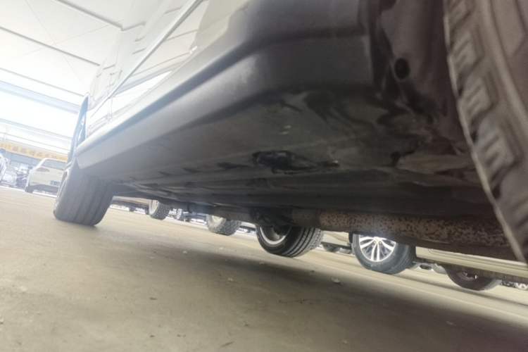 Used Mercedes-Benz GLK-Class 2013 Facelift GLK 300 4MATIC Luxury Edition Right Side Sill